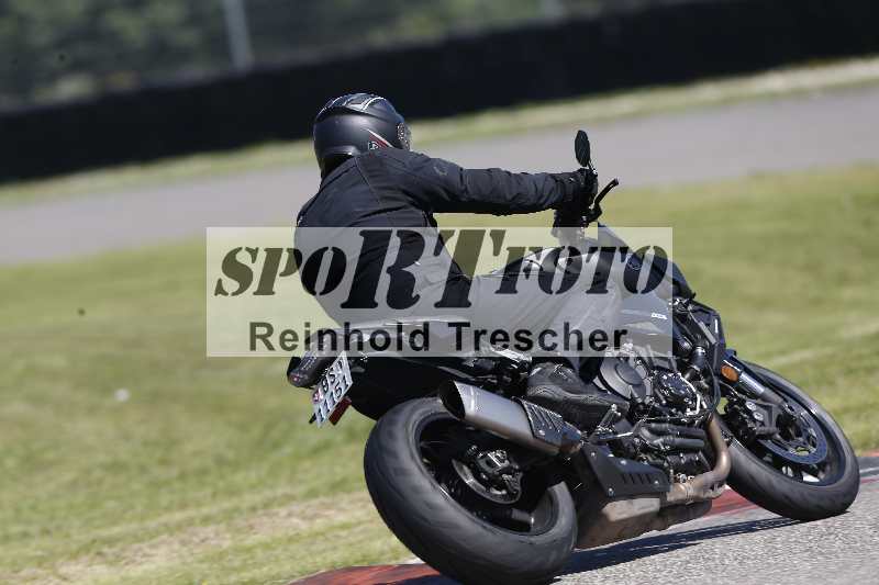 Archiv-2025/42 07.08.2025 Peter Studer Girls Day ADR/Gruppe blau/backside